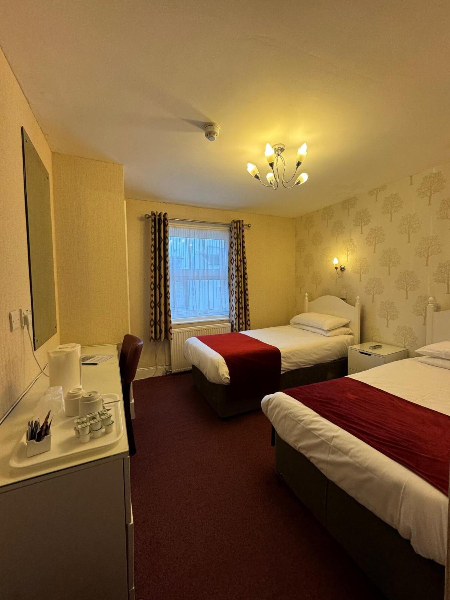 Haddon Hall Hotel AEGON International Pokoj fotografie
